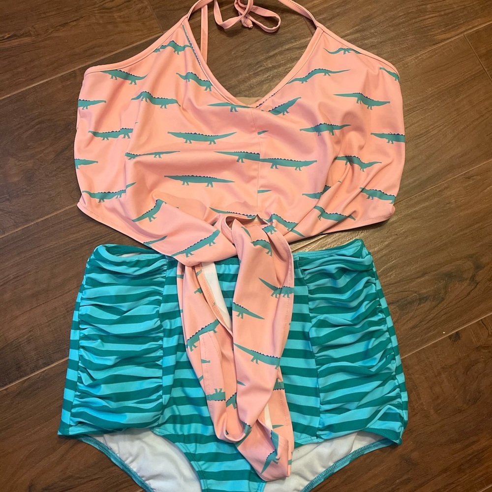 Kortni jeane large top medium bottoms